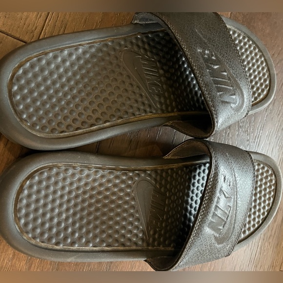Nike | Slides - Picture 5 of 10